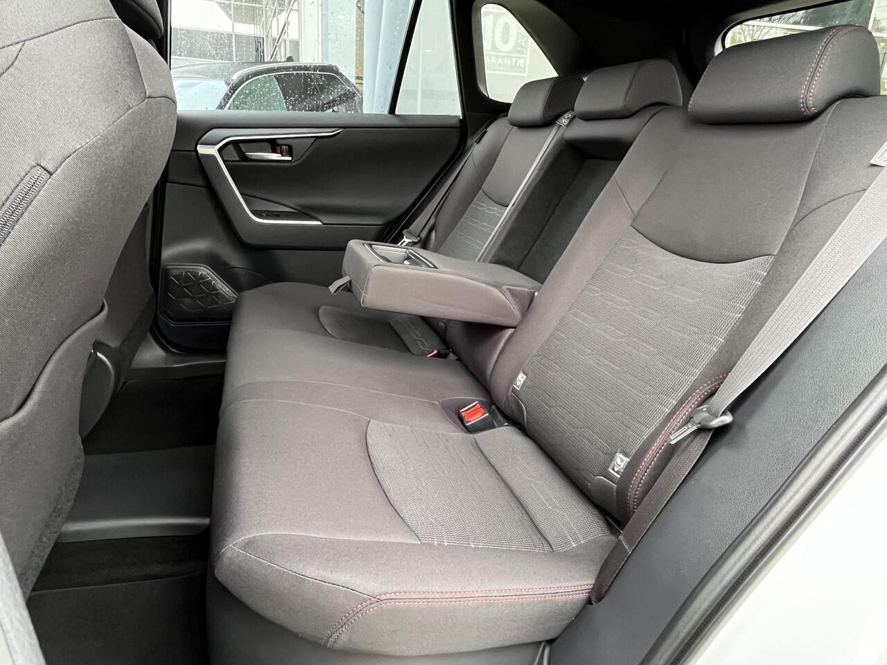 Toyota RAV4 2.5 Plug-in Hybrid AWD Dynamic 306pk NIEUW NIEUW! Nu uit voorraad leverbaar!