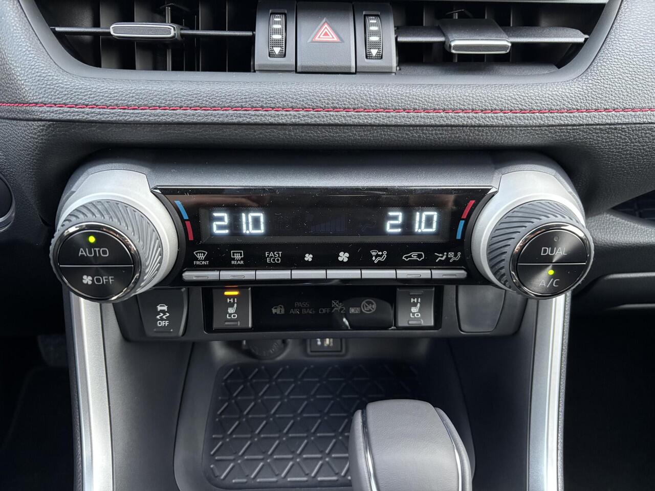 Toyota RAV4 2.5 Plug-in Hybrid AWD Dynamic Nieuw uit voorraad leverbaar!