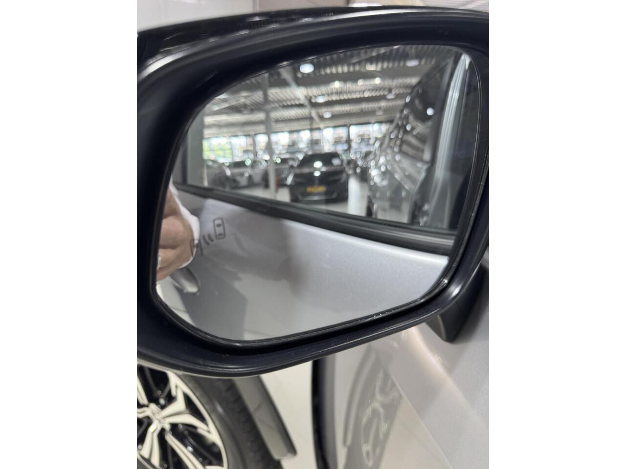 Toyota RAV4 2.5 Plug-in Hybrid AWD Bi-Tone Plus | Uit voorraad leverbaar |