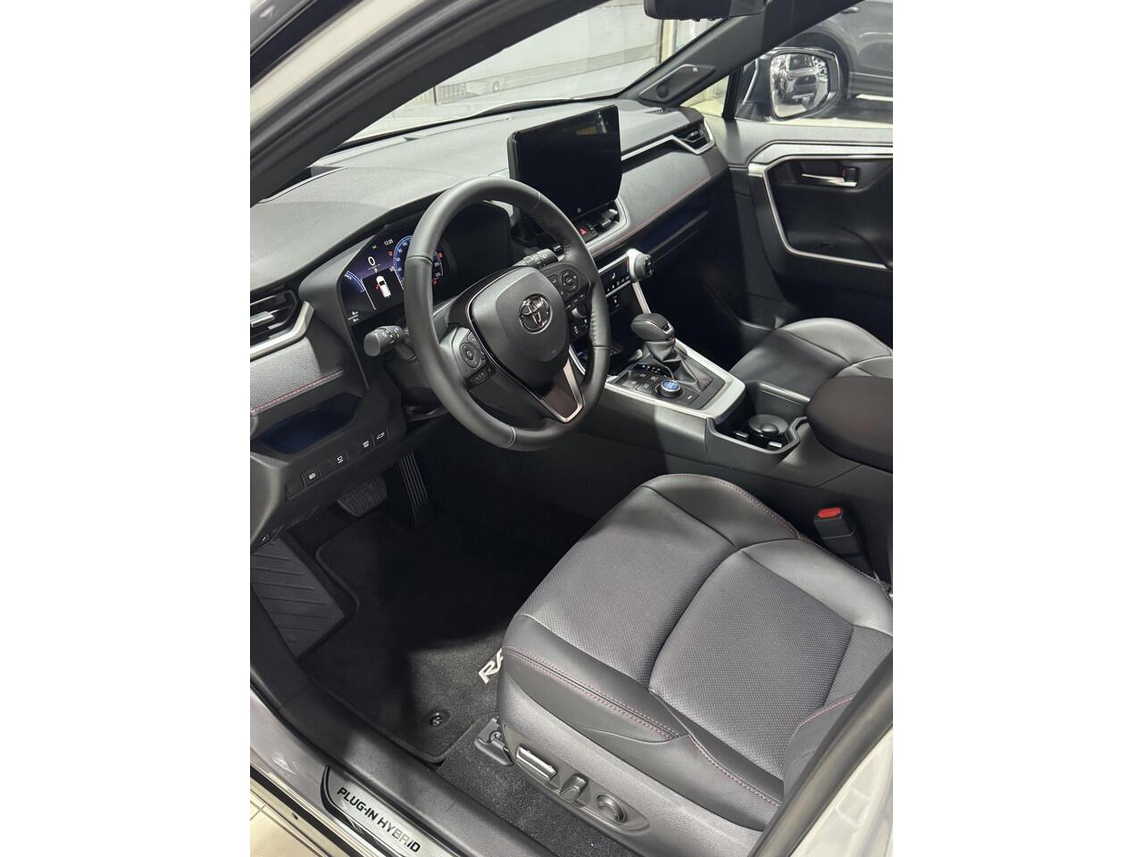 Toyota RAV4 2.5 Plug-in Hybrid AWD Bi-Tone Plus | Uit voorraad leverbaar |