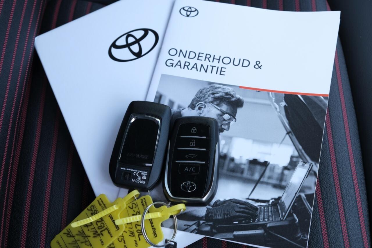 Toyota RAV4 Plug-in Hybrid 300 Style Automaat | Apple Carplay / Android auto