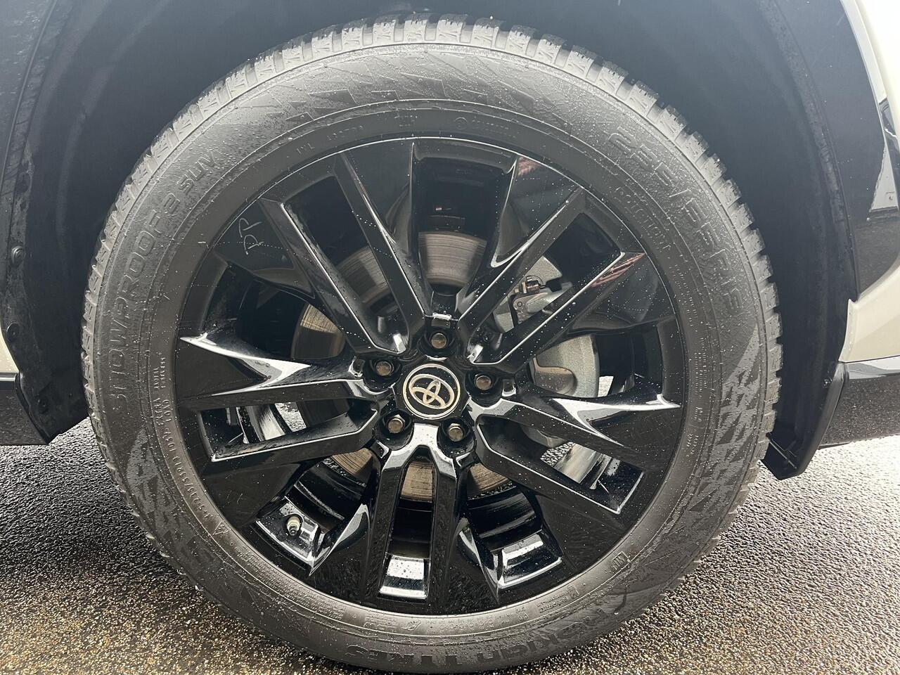 Toyota RAV4 Bi-tone Navigatie, Stuurwiel- & Stoelverwarming, LED, PDC, LMV, Elek. bestuurdersstoel, Leder/alcantara