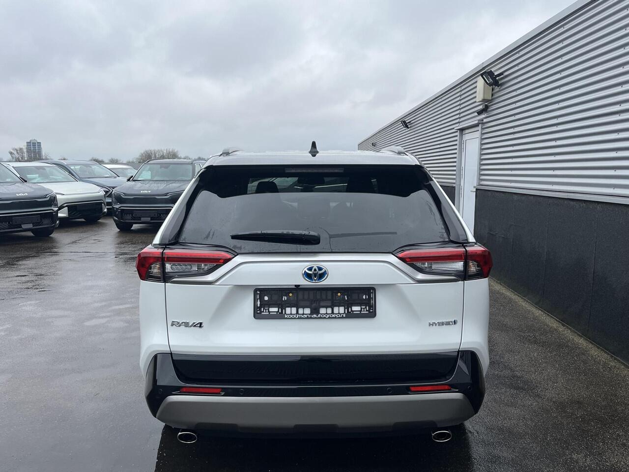 Toyota RAV4 Bi-tone Navigatie, Stuurwiel- & Stoelverwarming, LED, PDC, LMV, Elek. bestuurdersstoel, Leder/alcantara