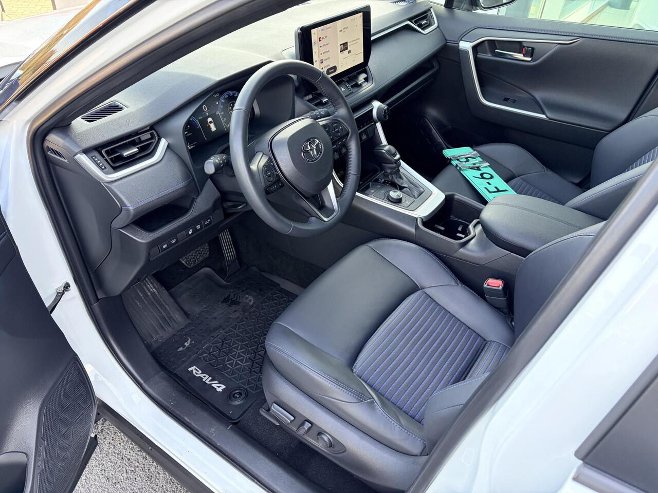 Toyota RAV4 AWD Bi-tone Navigatie, Stuurwiel- & Stoelverwarming, LED, PDC, LMV, Elek. bestuurdersstoel, Leder/stof