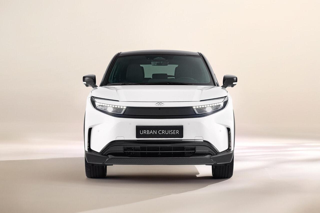 Toyota URBAN CRUISER Active 49 kWh ¤30.995,- RIJKLAAR! Nu ¤2.000,- voordeel! Nu extra scherp geprijsd!