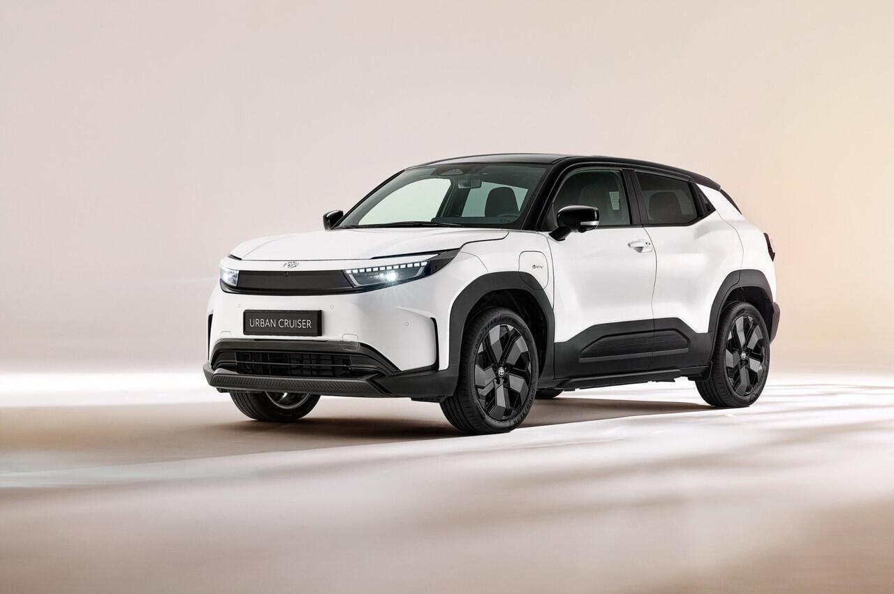 Toyota URBAN CRUISER Active 49 kWh ¤30.995,- RIJKLAAR! Nu ¤2.000,- voordeel! Nu extra scherp geprijsd!