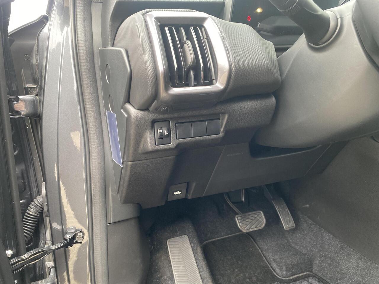 Toyota URBAN CRUISER Dynamic 61 kWh | Nieuwe auto | Direct uit voorraad leverbaar |