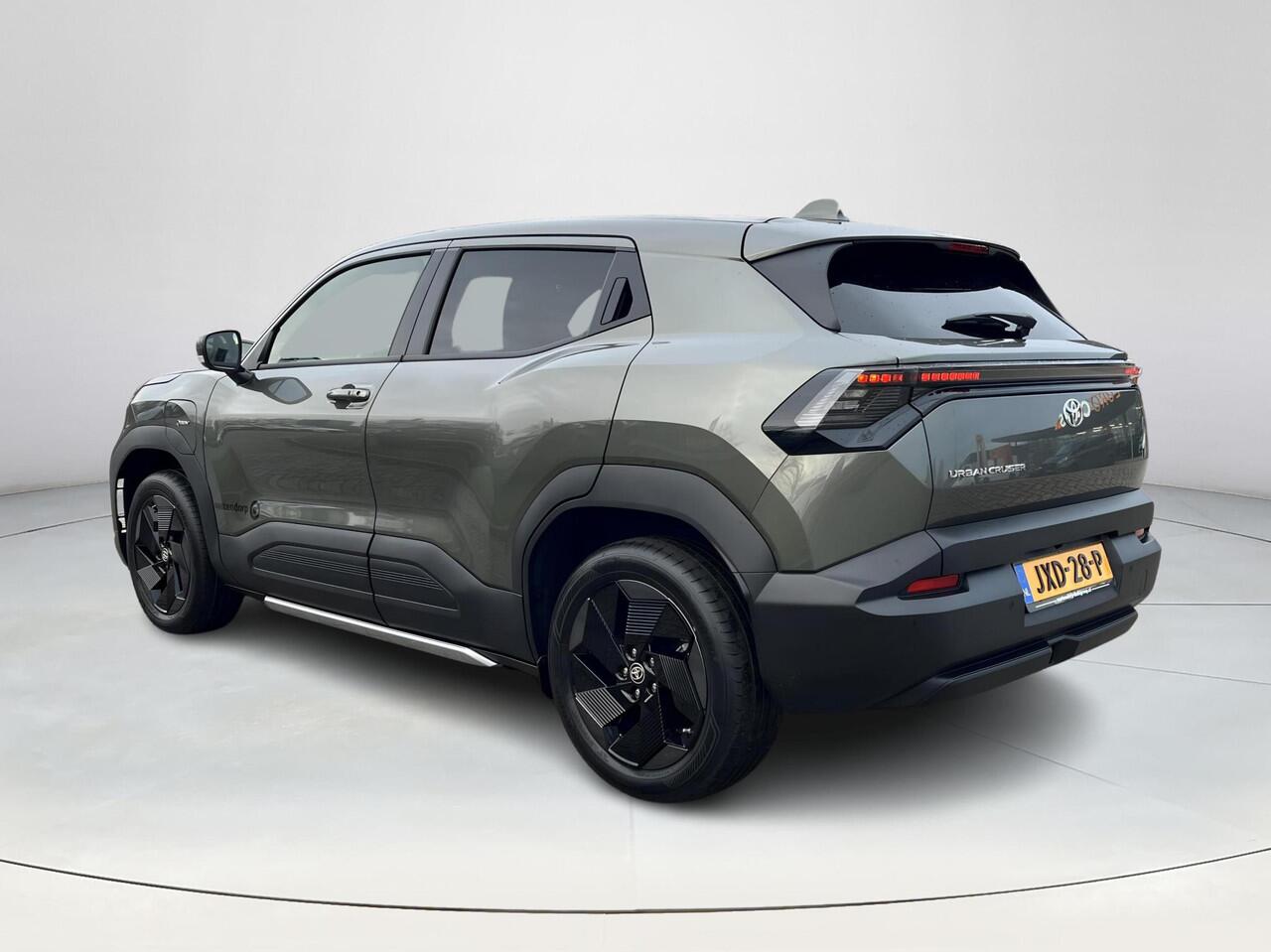 Toyota URBAN CRUISER Dynamic 61 kWh | All-in prijs | Apple/Android | Camera | Stoel/Stuurverwarming |