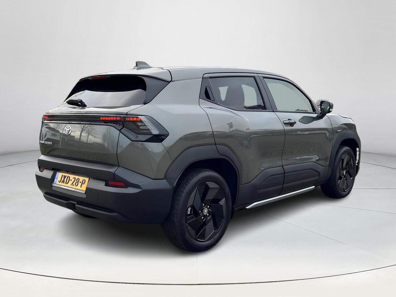 Toyota URBAN CRUISER Dynamic 61 kWh | All-in prijs | Apple/Android | Camera | Stoel/Stuurverwarming |