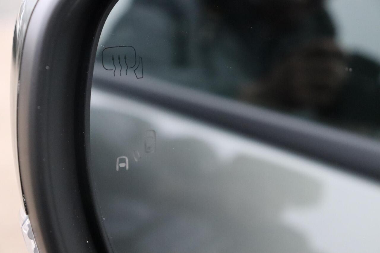 Toyota URBAN CRUISER Dynamic 61 kWh , Nieuw en direct leverbaar met ¤1.500 demovoordeel