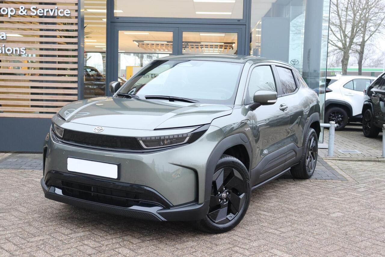 Toyota URBAN CRUISER Dynamic 61 kWh , Nieuw en direct leverbaar met ¤1.500 demovoordeel
