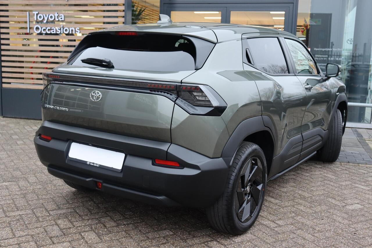 Toyota URBAN CRUISER Dynamic 61 kWh , Nieuw en direct leverbaar met ¤1.500 demovoordeel