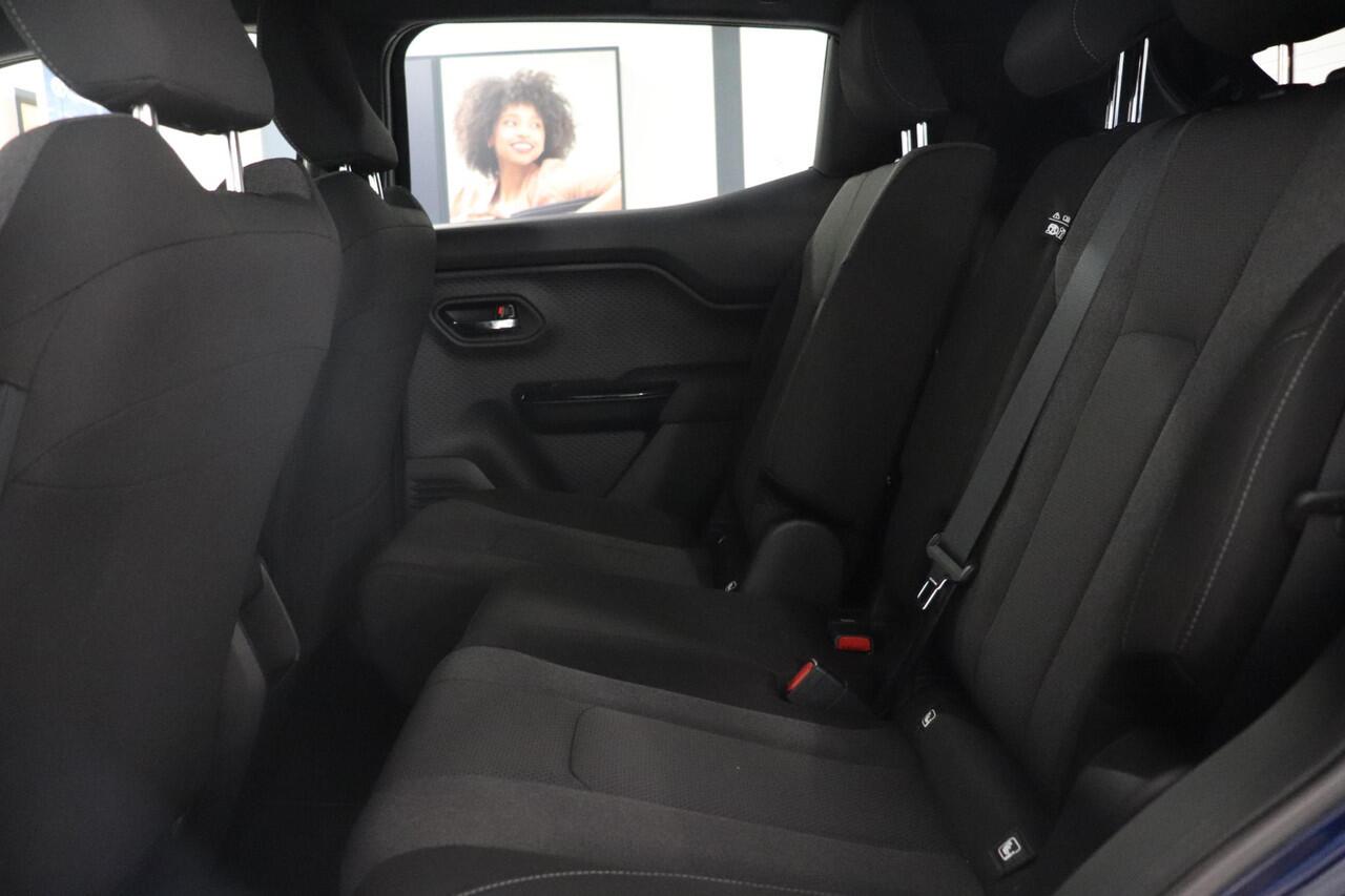 Toyota URBAN CRUISER Dynamic 61 kWh, Stuur & Stoel verwarming, Apple Carply & Android Auto, 67kW DC, Camera!