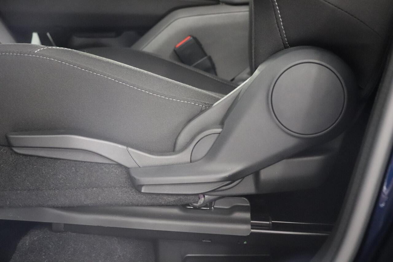 Toyota URBAN CRUISER Dynamic 61 kWh, Stuur & Stoel verwarming, Apple Carply & Android Auto, 67kW DC, Camera!