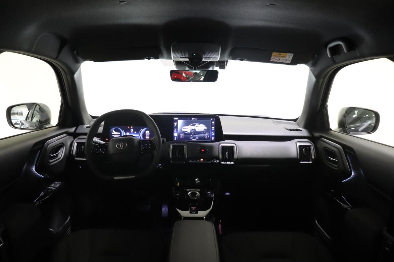 Toyota URBAN CRUISER Dynamic 61 kWh, Stuur & Stoel verwarming, Apple Carply & Android Auto, 67kW DC, Camera!