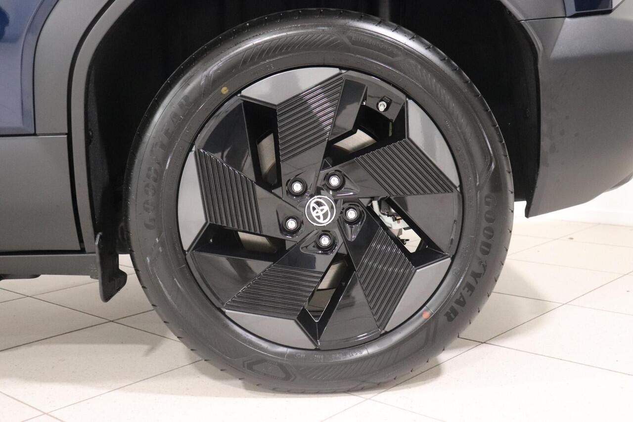 Toyota URBAN CRUISER Dynamic 61 kWh, Stuur & Stoel verwarming, Apple Carply & Android Auto, 67kW DC, Camera!