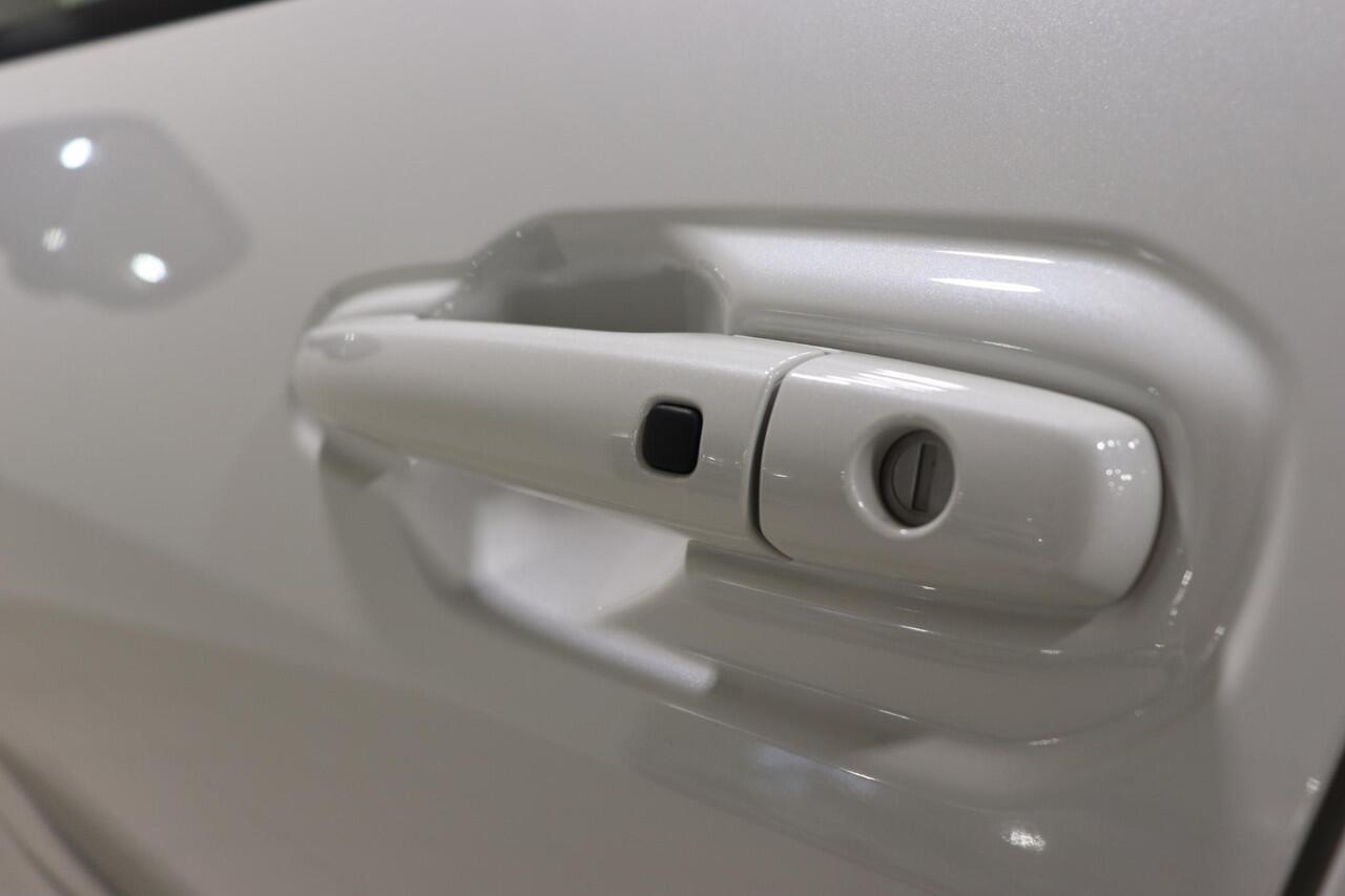 Toyota URBAN CRUISER Executive 61 kWh, JBL, BSM, 360 Camera, Leder, Apple Carplay / Android Auto, Pano met ¤1.500 demovoordeel