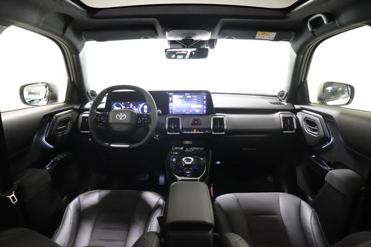 Toyota URBAN CRUISER Executive 61 kWh, JBL, BSM, 360 Camera, Leder, Apple Carplay / Android Auto, Pano met ¤1.500 demovoordeel
