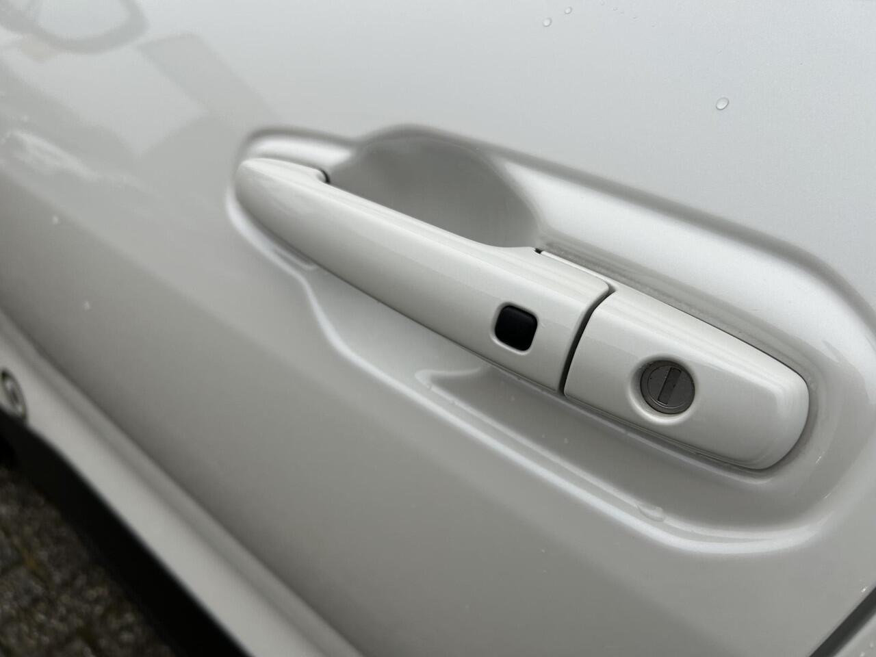 Toyota URBAN CRUISER Executive 61 kWh