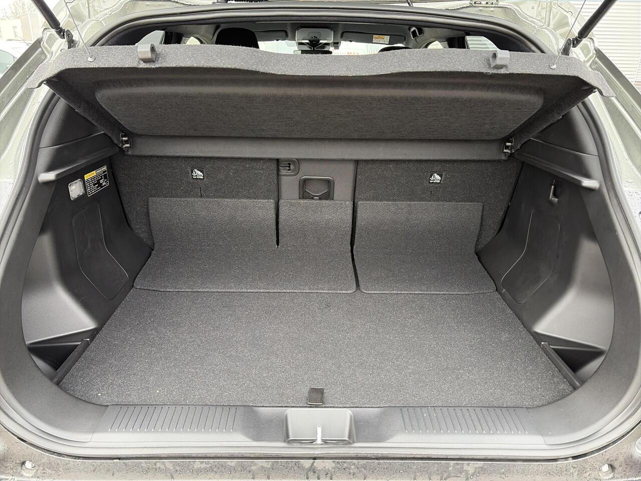 Toyota URBAN CRUISER Dynamic 61 kWh