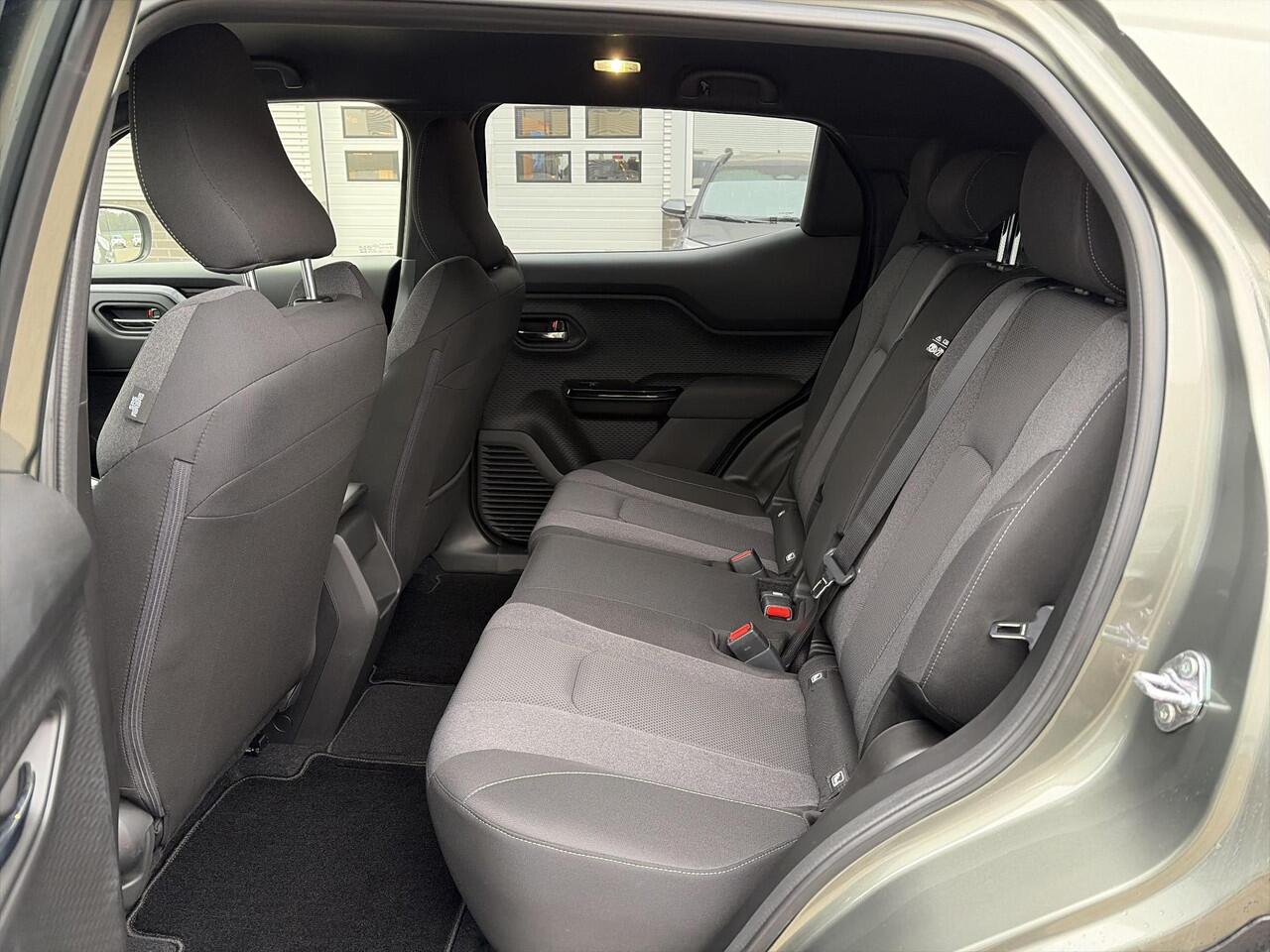 Toyota URBAN CRUISER Dynamic 61 kWh