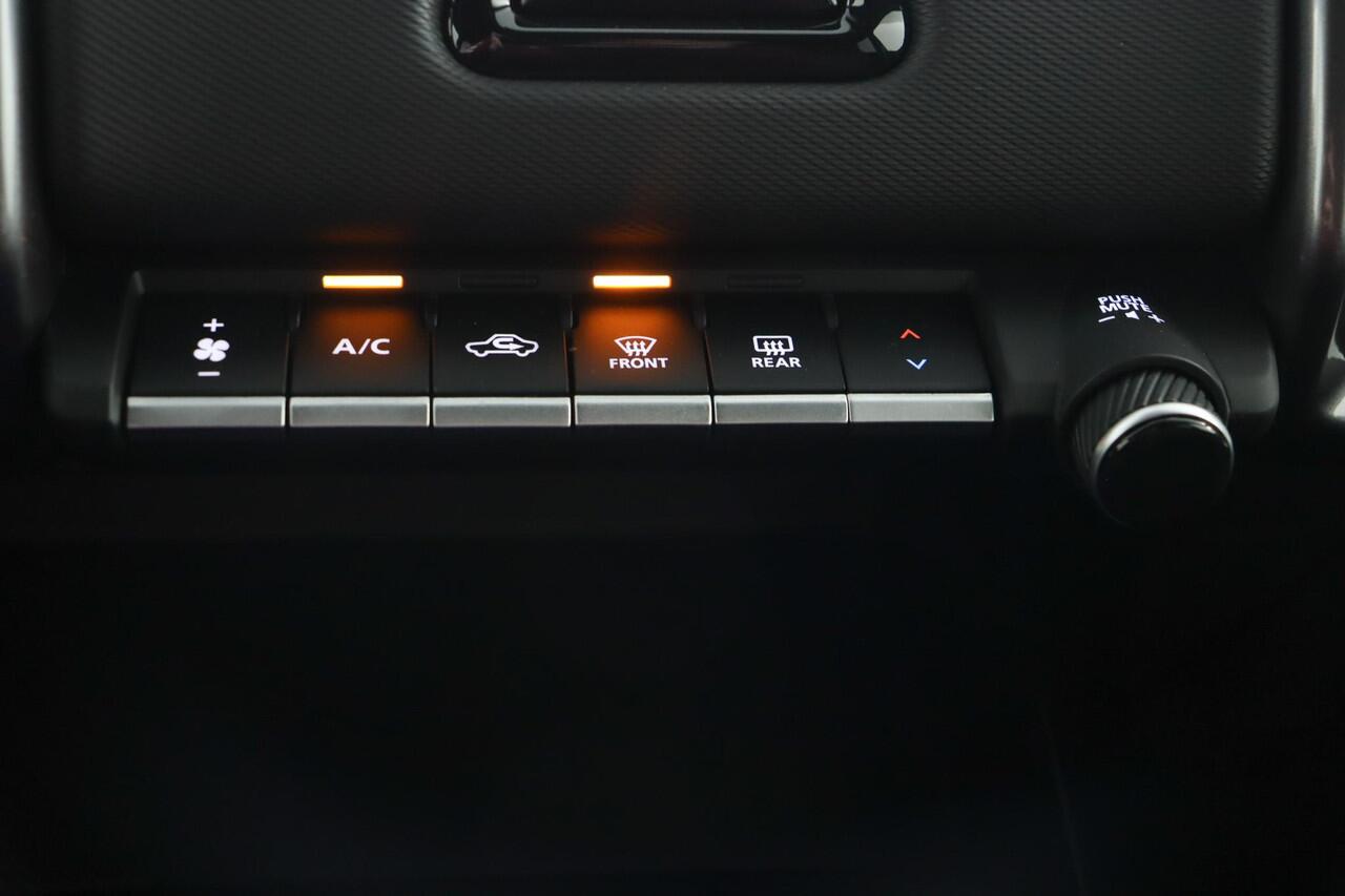 Toyota URBAN CRUISER Dynamic 61 kWh | Keyless Entry | Stuurwielverwarming | Navigatie | Apple Carplay | Android Auto