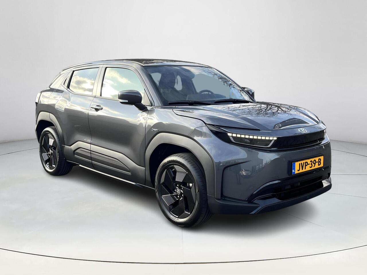 Toyota URBAN CRUISER Dynamic 61 kWh | Navigatie | Apple CarPlay/Android auto | Achteruitrijcamera