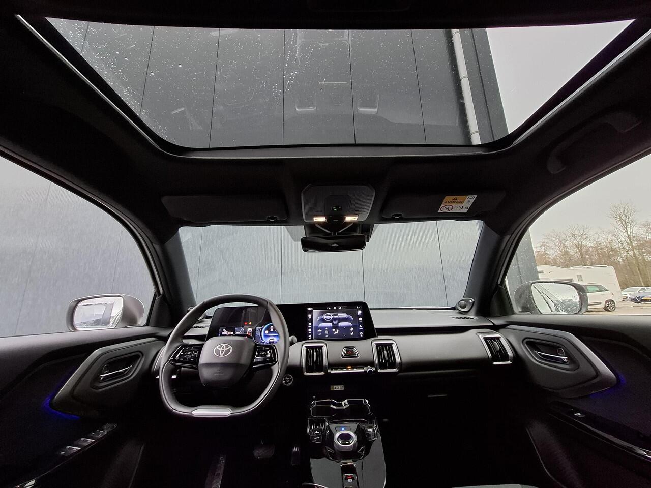 Toyota URBAN CRUISER Executive 61 kWh | JBL Premium Sound | Panoramadak | 360 camera | Adaptive High Beam |