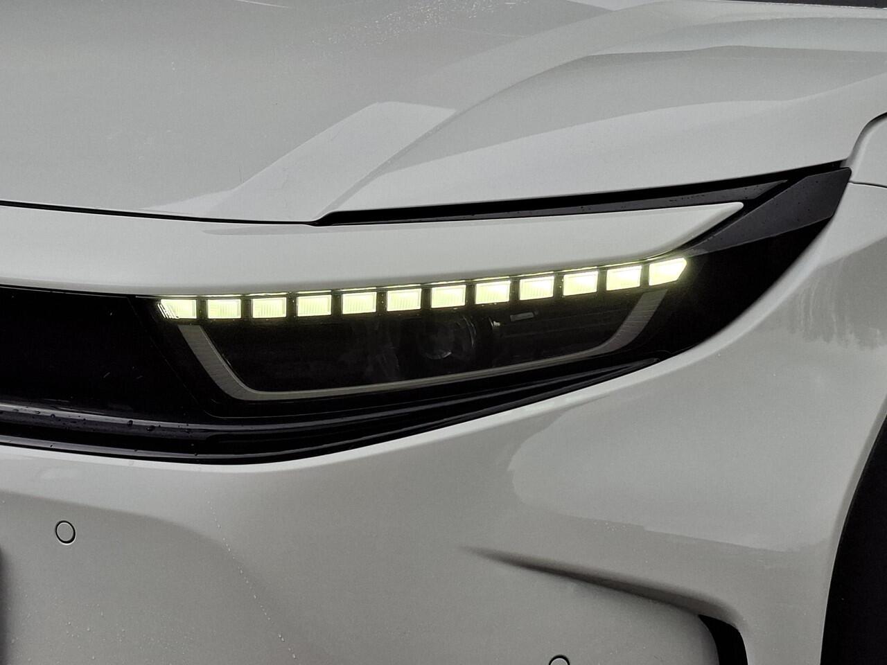 Toyota URBAN CRUISER Executive 61 kWh | JBL Premium Sound | Panoramadak | 360 camera | Adaptive High Beam |