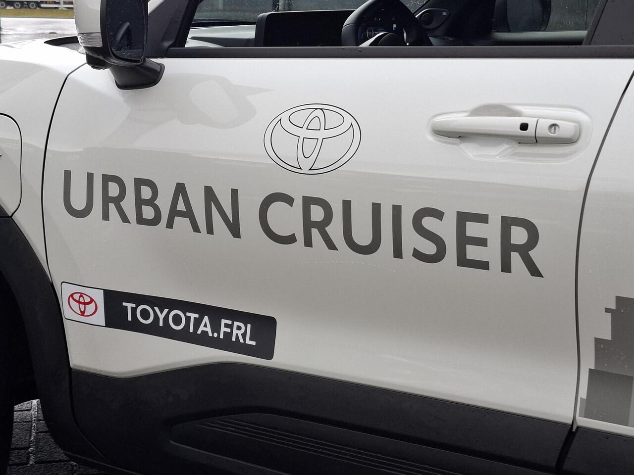 Toyota URBAN CRUISER Executive 61 kWh | JBL Premium Sound | Panoramadak | 360 camera | Adaptive High Beam |