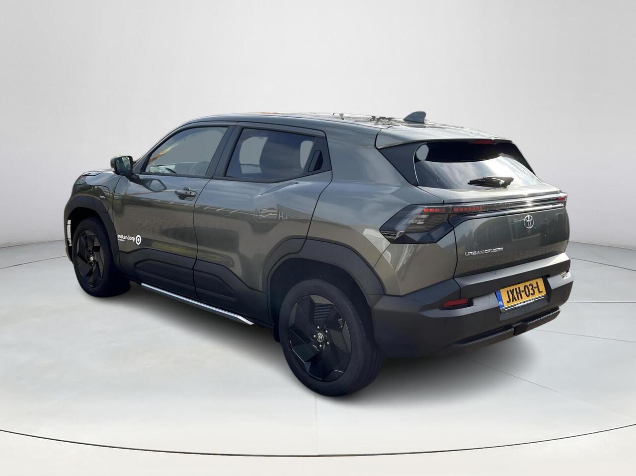 Toyota URBAN CRUISER Dynamic 61 kWh | Land Breeze Green | Demo