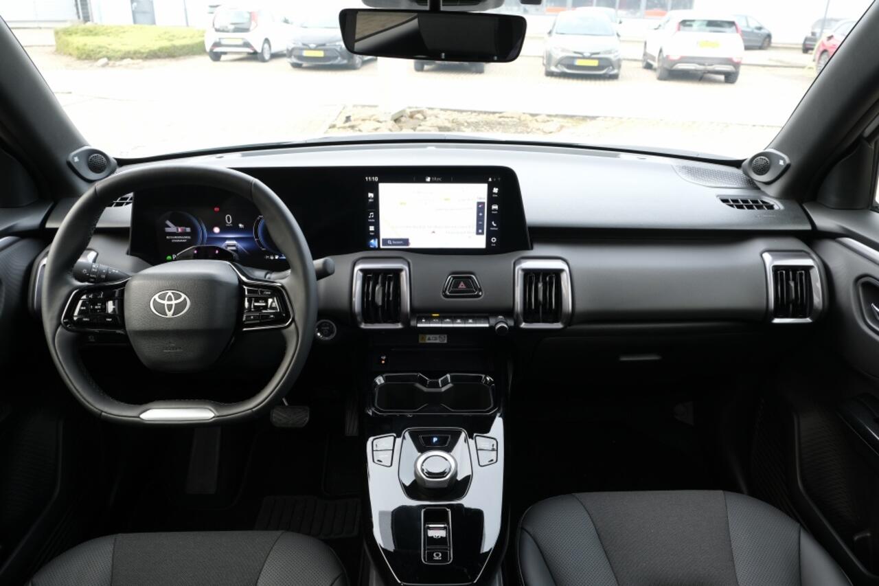 Toyota URBAN CRUISER 61,1 kwh Executive Automaat | Actieradius (WLTP): 395 km | JBL P