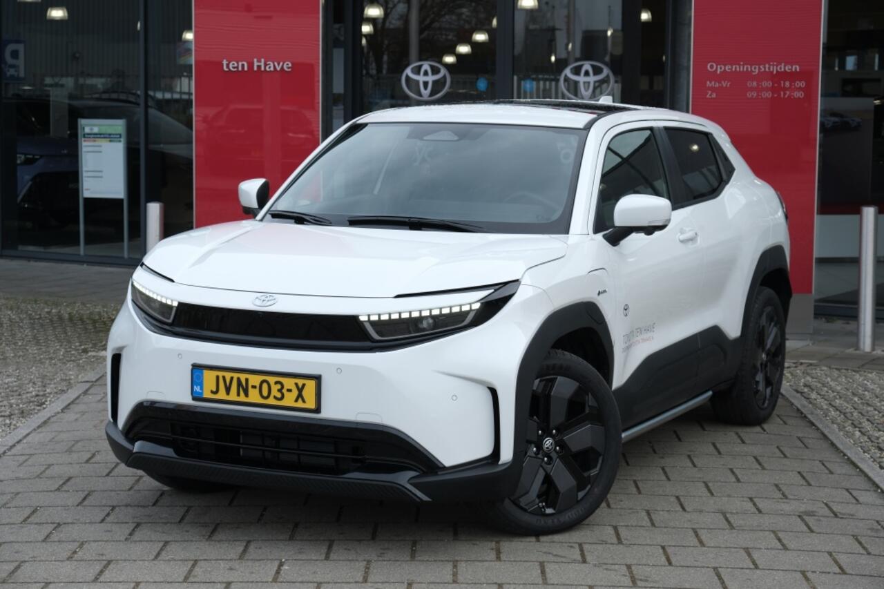 Toyota URBAN CRUISER 61,1 kwh Executive Automaat | Actieradius (WLTP): 395 km | JBL P