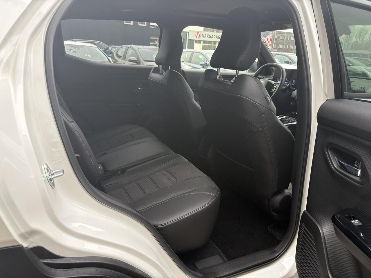 Toyota URBAN CRUISER Executive 61 kWh JBL Premium Sound | Panoramadak | 360 camera