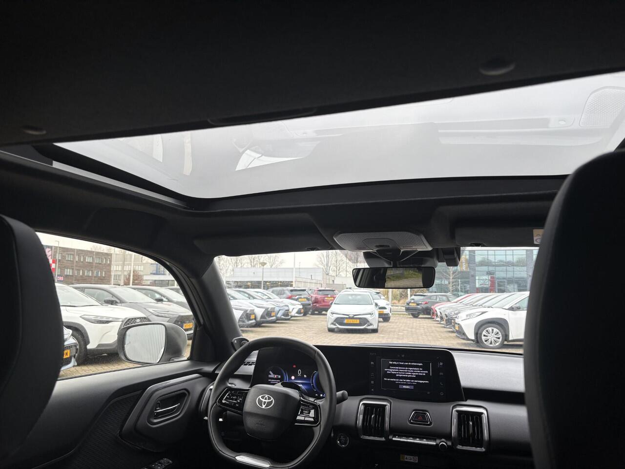 Toyota URBAN CRUISER Executive 61 kWh JBL Premium Sound | Panoramadak | 360 camera