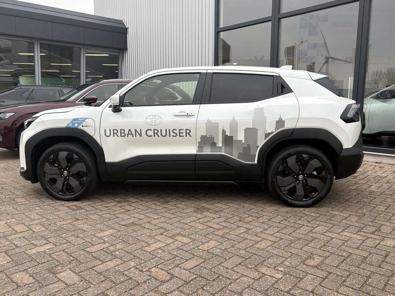 Toyota URBAN CRUISER Executive 61 kWh JBL Premium Sound | Panoramadak | 360 camera