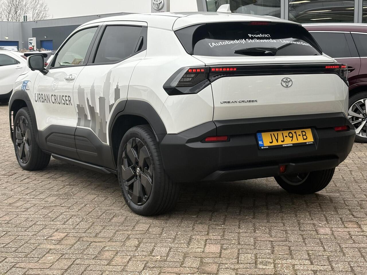 Toyota URBAN CRUISER Executive 61 kWh JBL Premium Sound | Panoramadak | 360 camera