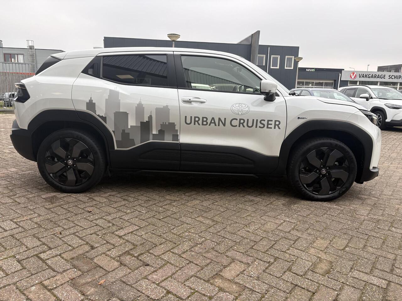 Toyota URBAN CRUISER Executive 61 kWh JBL Premium Sound | Panoramadak | 360 camera