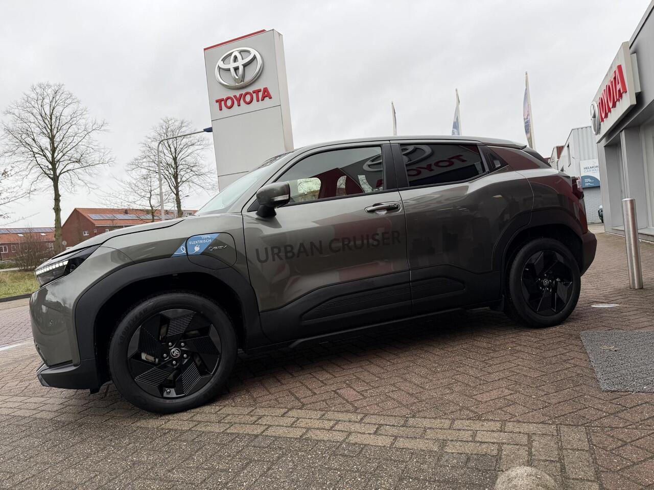 Toyota URBAN CRUISER Dynamic 61 kWh
