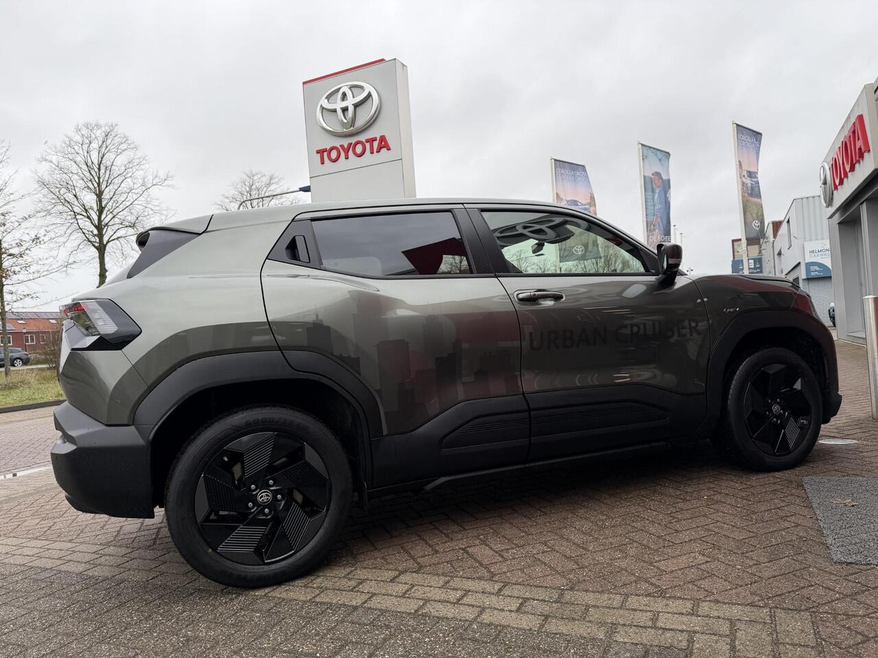 Toyota URBAN CRUISER Dynamic 61 kWh