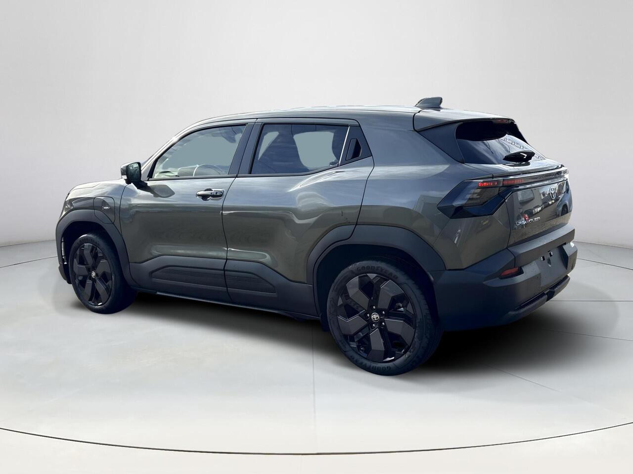 Toyota URBAN CRUISER Executive 61 kWh **LAND BREEZE GREEN/ NIEUWE AUTO/ DIRECT LEVERBAAR**