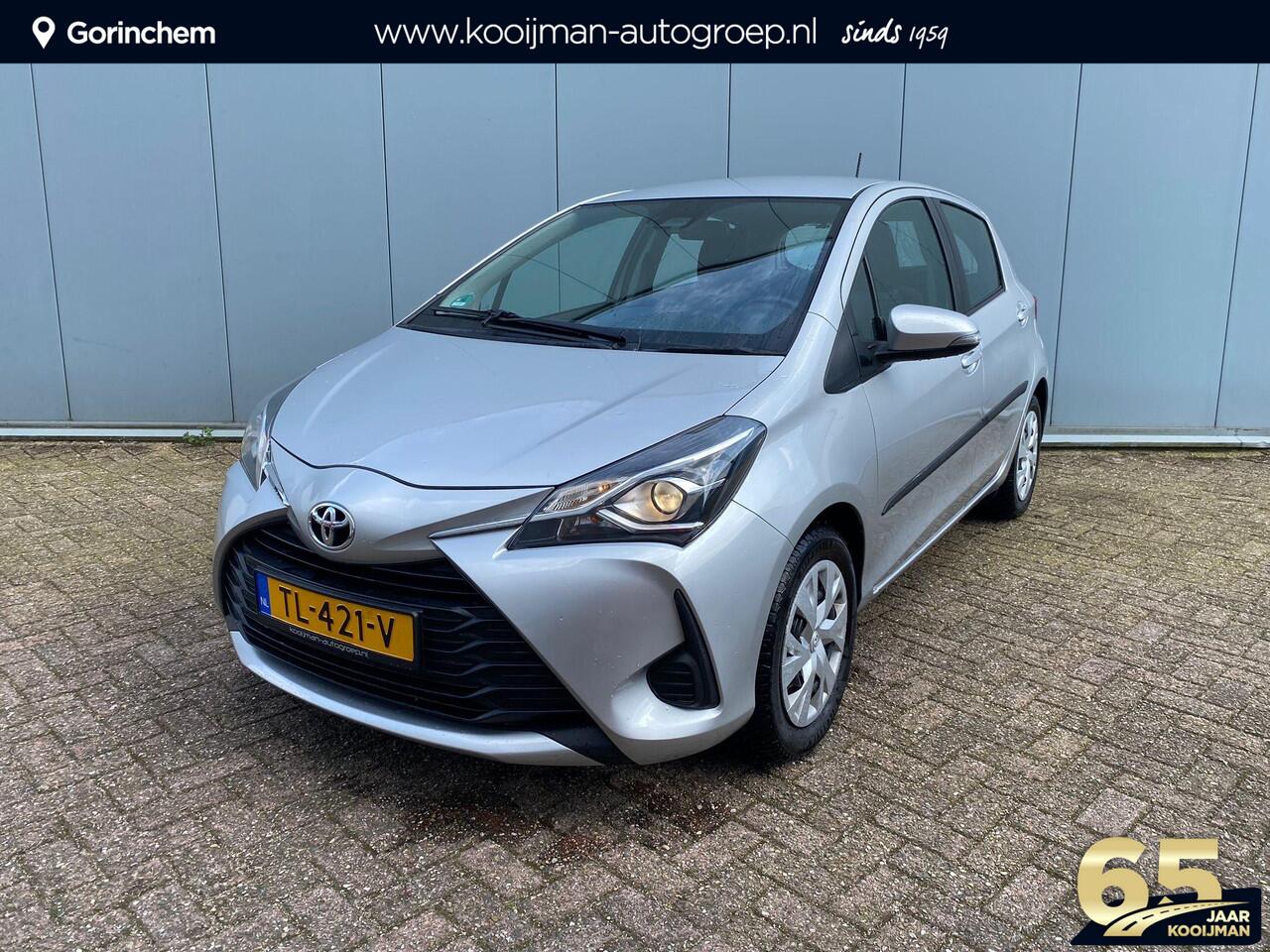 Toyota YARIS 1.5 VVT-i Active | 2e Eigenaar | Nieuw geleverd | Dealer onderhouden | Cruise control | Achteruitrij camera | Buitenspiegels verstel- en verwarmbaar | Bluetooth telefoonvoorbereiding |