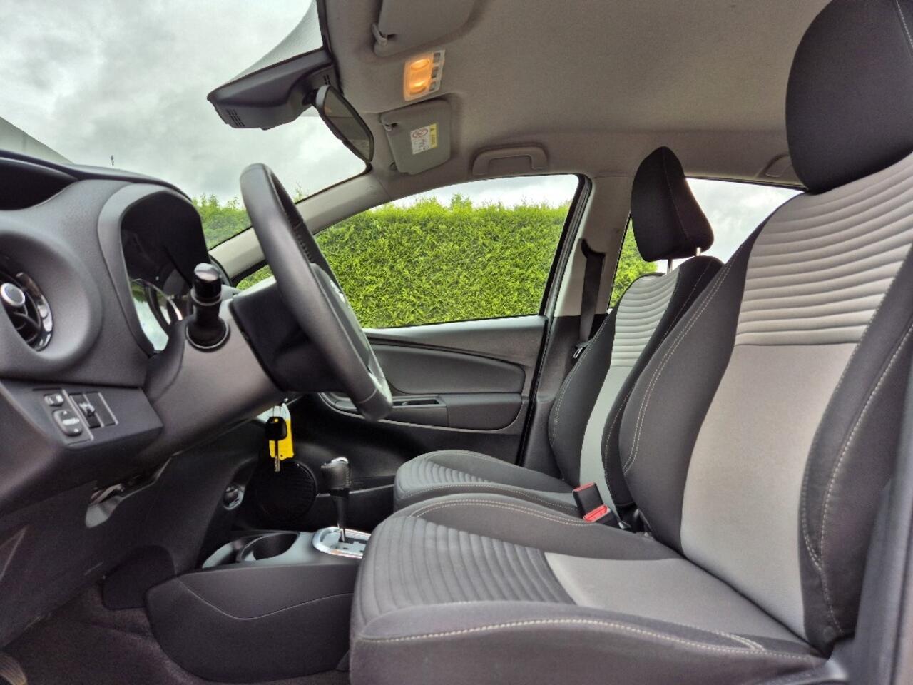 Toyota YARIS 1.5 Hybrid Automaat Design Sport | Stoelverwarming