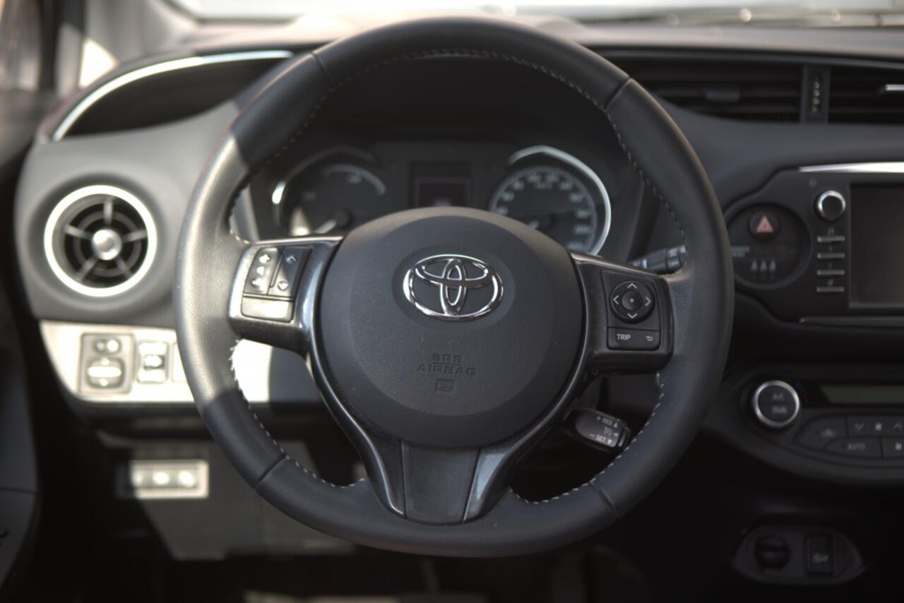 Toyota YARIS 1.5 Hyb. Dynamic