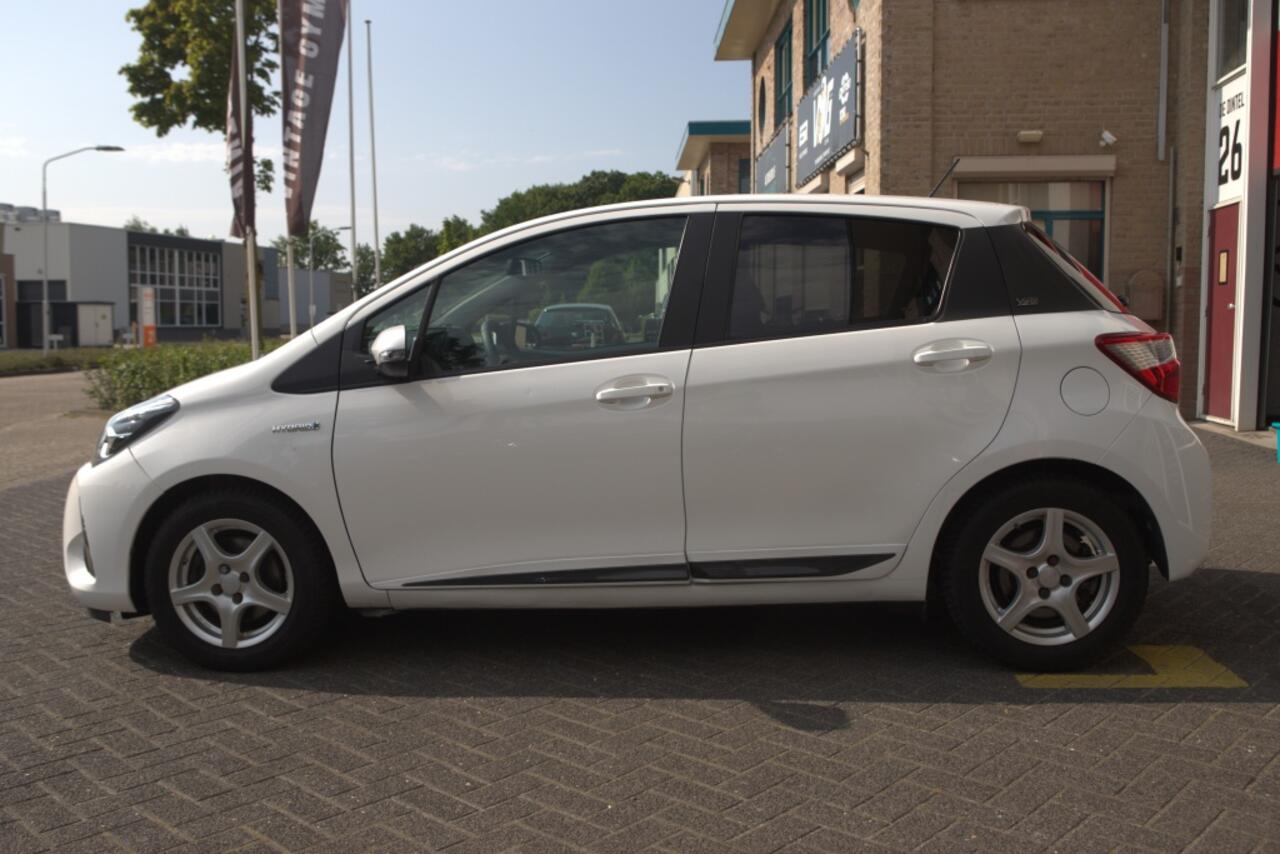 Toyota YARIS 1.5 Hyb. Dynamic