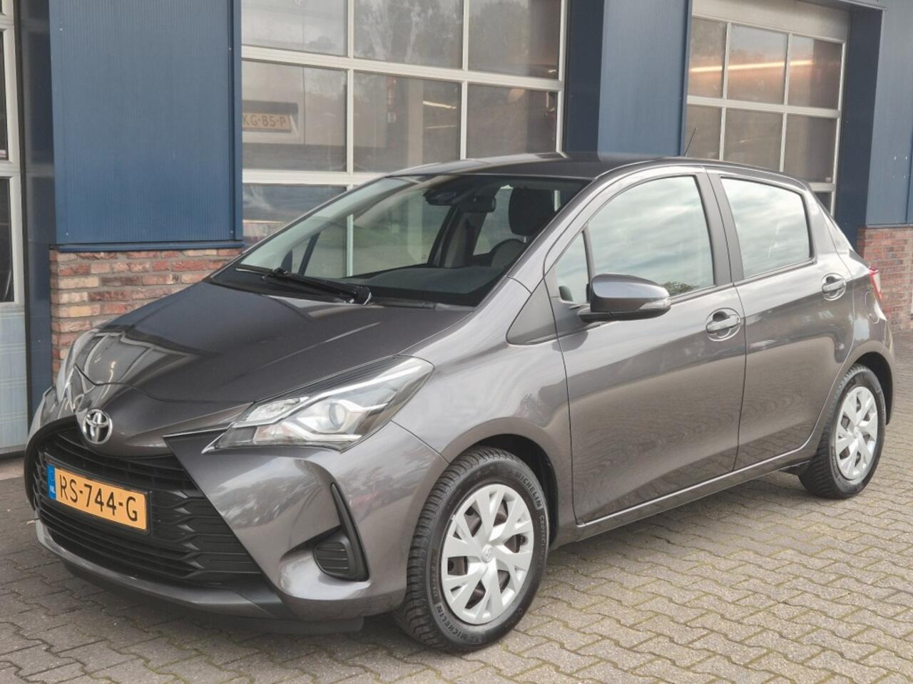 Toyota YARIS 1.0 VVT-I ASPIRATION, Camera, Cruise controle ALL IN prijs.