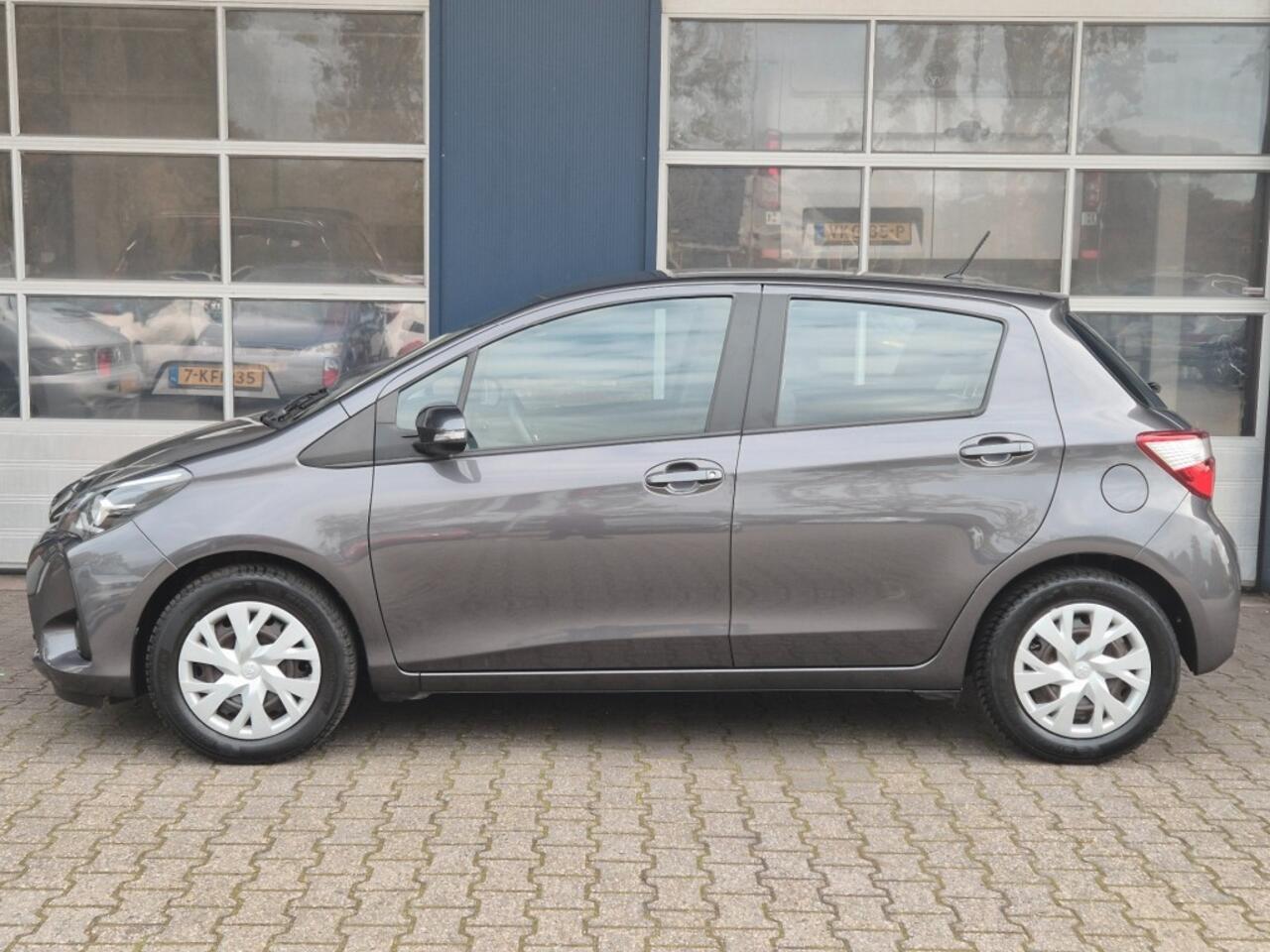 Toyota YARIS 1.0 VVT-I ASPIRATION, Camera, Cruise controle ALL IN prijs.