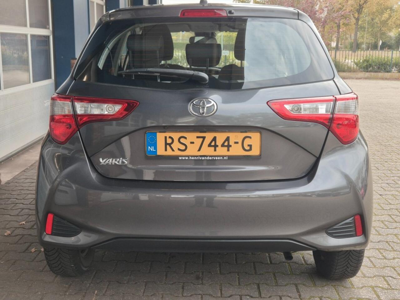 Toyota YARIS 1.0 VVT-I ASPIRATION, Camera, Cruise controle ALL IN prijs.