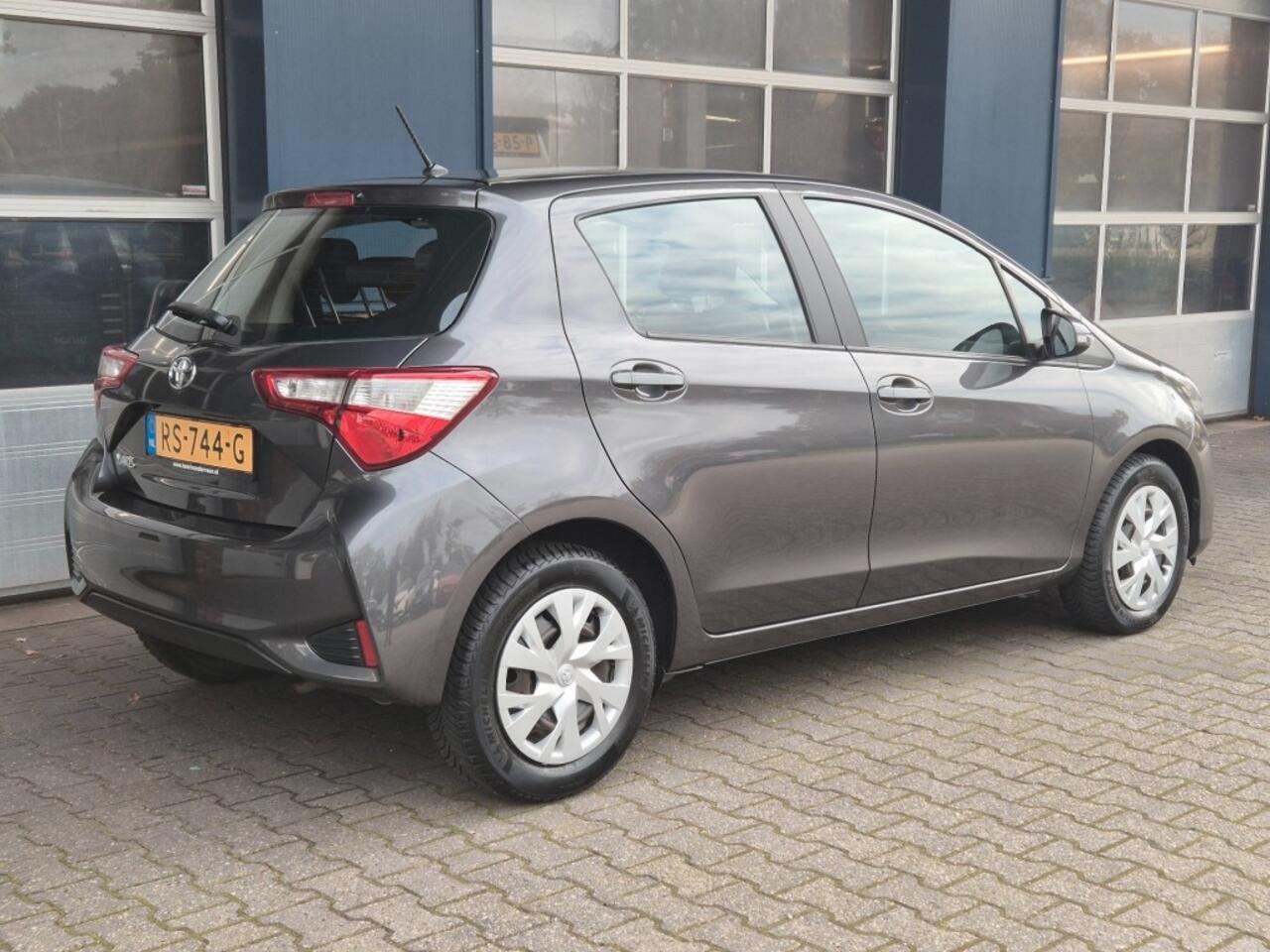 Toyota YARIS 1.0 VVT-I ASPIRATION, Camera, Cruise controle ALL IN prijs.