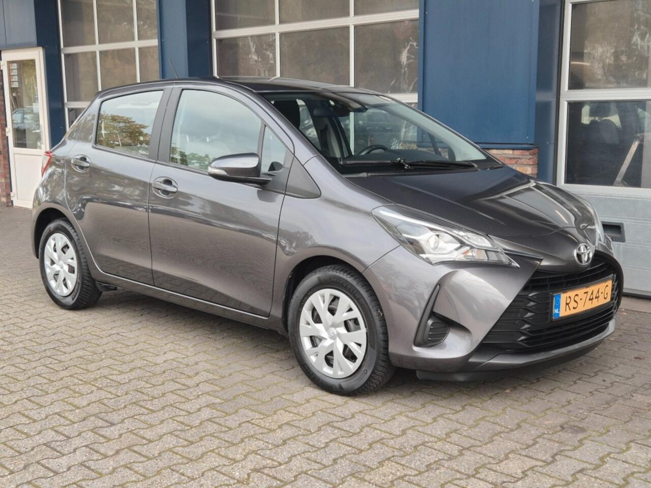 Toyota YARIS 1.0 VVT-I ASPIRATION, Camera, Cruise controle ALL IN prijs.
